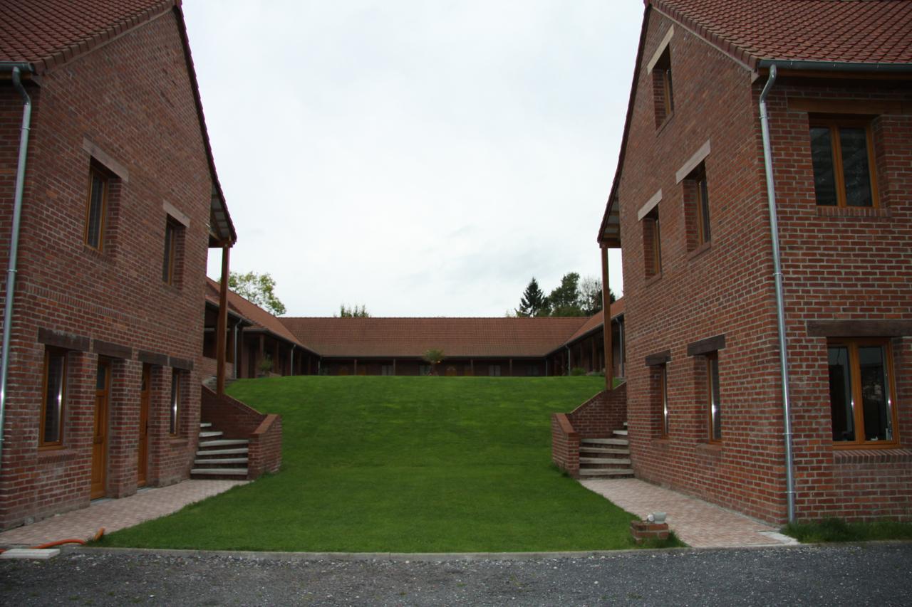 Hotel Les Charmilles De Mormal Landrecies Dış mekan fotoğraf