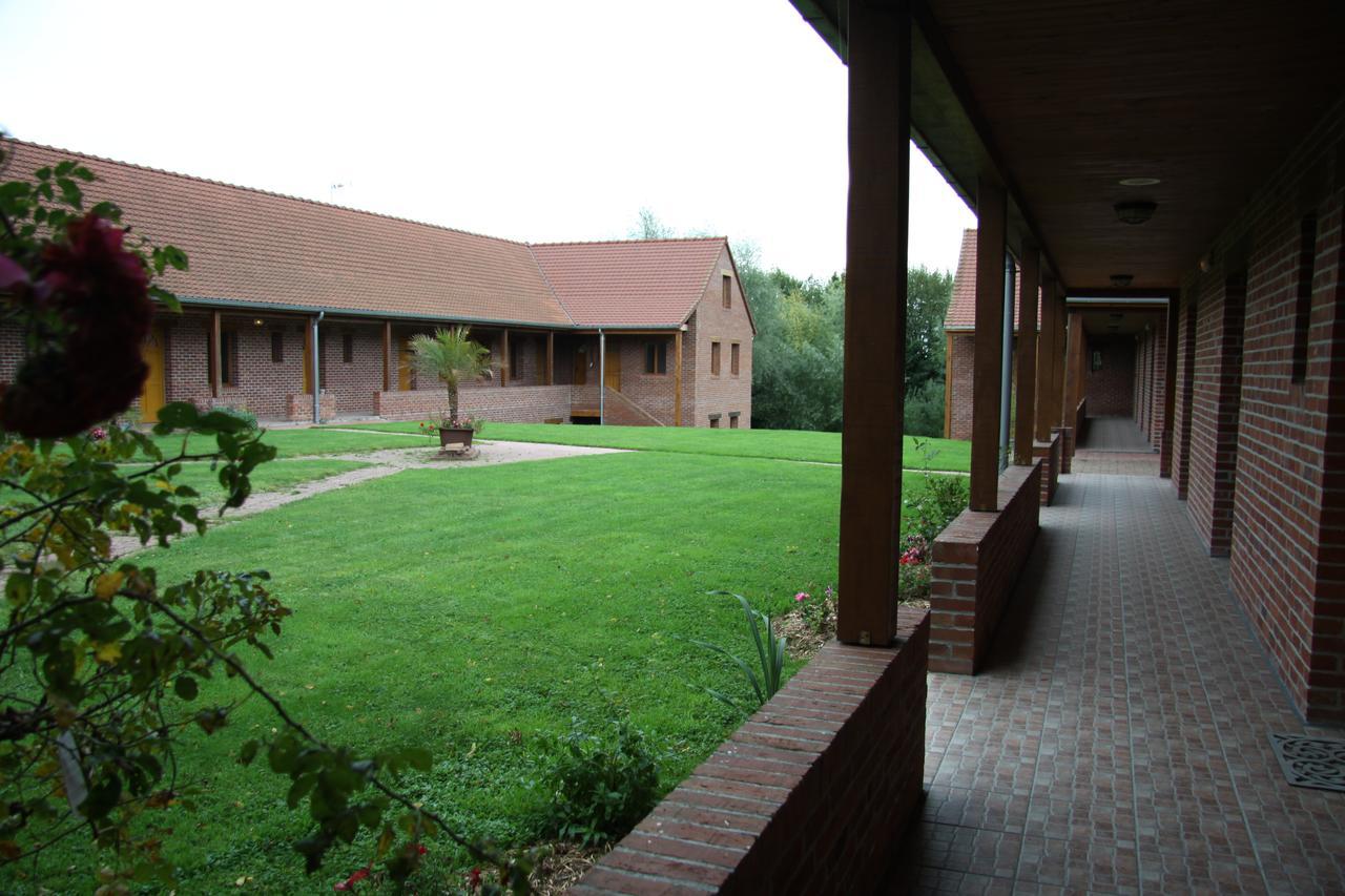 Hotel Les Charmilles De Mormal Landrecies Dış mekan fotoğraf